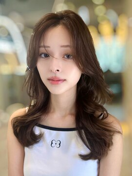 シーシンジュク 新宿南口(Sea shinjuku) ◯ミディアム×暗めカラー[デザインカラー/フェイスフレーミング