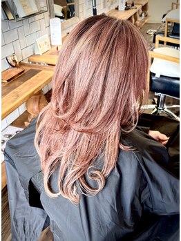 白髪染めでも透明感を◇『隠す』ではなく『ぼかす』でキレイを楽しむ『白髪ぼかし』は、白髪染めの新常識！