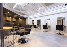 【神保町・神田2店舗で通いやすく、続けやすい環境】