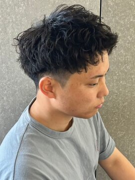 ニアウ 新宿(Niau) MEN’S/リバースセンターパート/ニュアンスパーマ/新宿