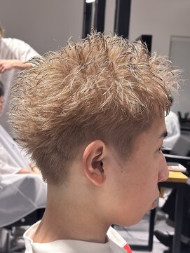 オーシャントーキョー 神戸(OCEAN TOKYO KOBE) ブロンドミルクティーベージュスパイキーショート