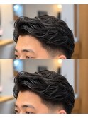 　束感黒髪ナチュラルパーマ人気流行毛流れメンズ