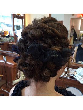 ルーシーヘアー(Luci Hair) やわらか編み込みアップスタイル