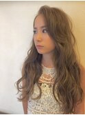 「first八戸」*ハイライト×アッシュグレージュ 無造作ウエーブ