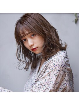 アトリエ フェム(atelier.fem) 抜けのある動きがカワイイウェーブミディ