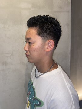 フランクスバーバーザスタンド(Frank’s barber the stand) テーパーフェードオールバックパーマショートE