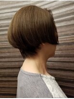 トランクゥイル(TranQuil) ベージュカラー大人可愛いレイヤーカットショート 30代40代
