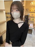 ミルクティーベージュ/伸ばしかけヘア/切りっぱなしボブ