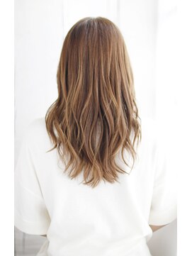 シュシュット(chouchoute) メルティカラー髪質改善ウェーブミディアム似合わせカット/028