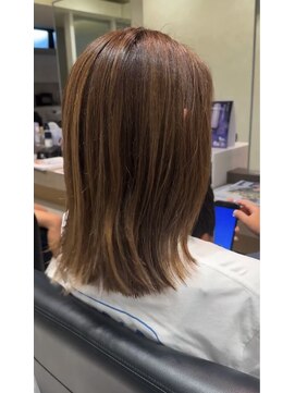 ヘアーサロンデフォーエバーヴィーダ(hairsalon de Forever vida) 大人かわいい/くすみカラー/20代30代/切りっぱなし