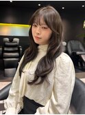 オリーブグレージュ × ウェーブヘア