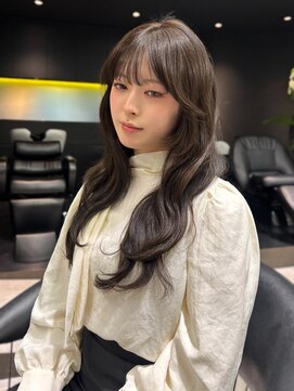 シティ(CITY) オリーブグレージュ × ウェーブヘア