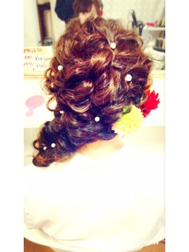 パシャ(Pasha) 波ウェーブルーズ編み込み