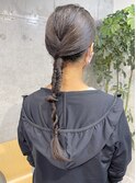 黒髪ロング個性派アレンジ タイトめローポニー
