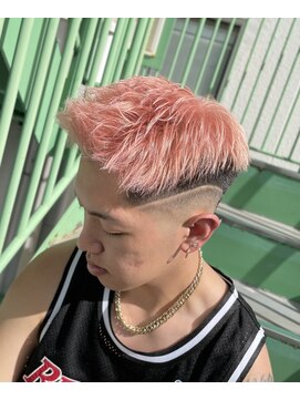 ワールドシップモトマチ(WORLD SHIP MOTOMACHI) ピンクカラー フェードカット