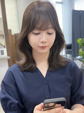 ビュー フクオカ(VIEW FUKUOKA) 小顔レイヤーカット×ナチュラルグレージュ30代40代50代