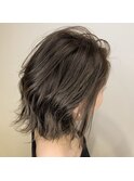ミニウルフラフさが今っぽい、大人の抜け感ボブ