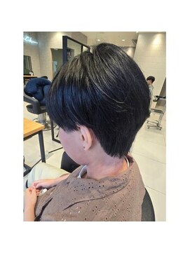 アース 二俣川店(HAIR&MAKE EARTH) 丸みシルエットのナチュラルショート【二俣川】