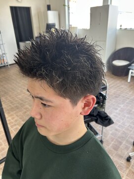 ブロウ(BLOW) 刈り上げスパイキーショート