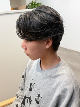 ウシワカマルガーデン(ushiwakamaru Garden) 毛流れセンターパート/フェザーショート/ニュアンスパーマ