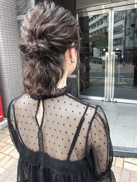 リタ(Lita) ヘアセット×ハーフアップ☆