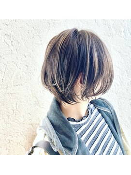 ベルーガ カジュアルショートボブ