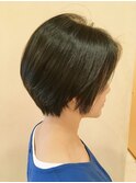 【morio鶴瀬】ツヤ感黒髪耳掛けショート