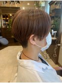 ハイライト刈り上げショート