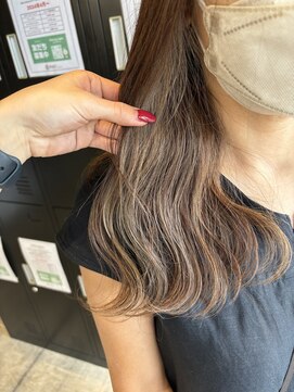 メルバイレガロ 水戸(mer by REGALO) イヤリングカラー/ベージュ