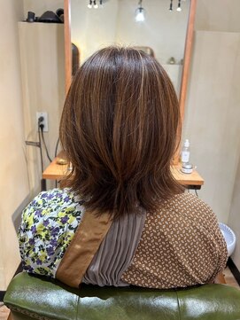 オーストヘアジジ(Aust hair Gigi) ナチュラルハイライト　 くすみベージュ　くびれボブ