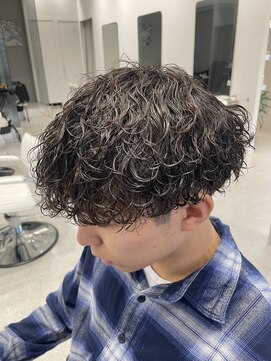 イリ(iLi) 【iLi ×HIRAI】メンズツイストスパイラルパーマ《立川美容室》