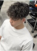 スペインカールメッシュ前下がりマッシュツーブロック