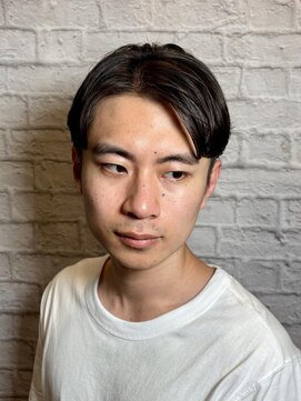 銀座マツナガ 新宿野村ビル店 センターパートスタイル