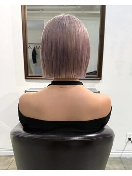 アルトラ(ALTLA) 切りっぱなしボブ×ラベンダーシルバー