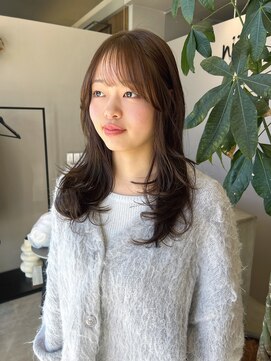 ニール(niil) 《 sakura 》レイヤーカット × オリーブグレージュ