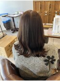 ベージュ