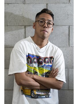 チルチェア 吉祥寺店(CHILL CHAIR) ハイフェード×サイドパート <吉祥寺><理容室><バーバー>