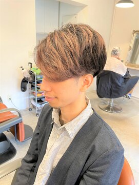 アンティコ(Antico) ネープレスフェードセンターパート束感ナチュラルマッシュ流行