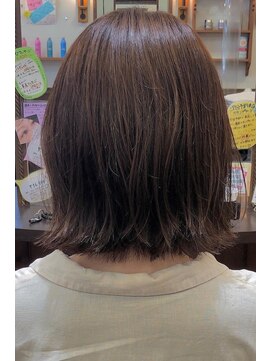 グランド ビューティー ビーズ 緑店(Grand Beauty B's) スモーキーベージュ×外ハネ/イルミナカラー/外ハネミディアム