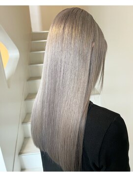 テテ(TETE) ホワイトシルバー 心斎橋×長堀橋