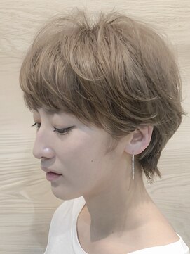 モーント(MOND) 柔らかベージュショート♪