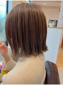 オリーブグレージュのラインボブ