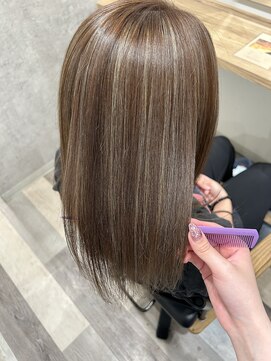 リースリー(Re.3 connecting beauty) ギャルになりすぎない大人ハイライト