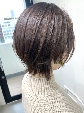 ユウル 横浜(juhl.) ショートカットレイヤーカット暗めカラー外ハネショートレイヤー