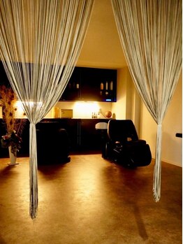 シムク(shi mu ku)の写真/頭皮の汚れをしっかり落とし、髪の土台から健康的な頭皮へ☆日頃の疲れも癒す極上のヘッドスパを♪