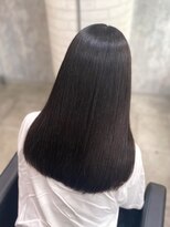 ジーナ 博多(Zina)&nbsp;【 shiori 】ダークオリーブで艶髪♪