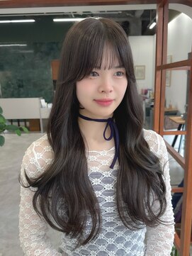 ソピ バイ インビテーション(sopi by invitation) シースルーバング ロングレイヤー ダークアッシュカラー