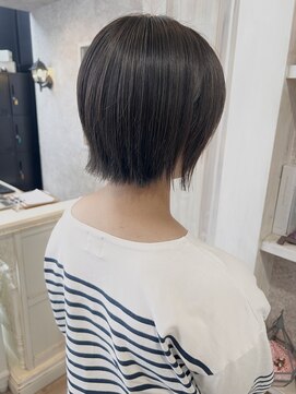 キャアリー(Caary) 福山美容室caary 切りっぱなしミニボブイルミナカラー20代30代
