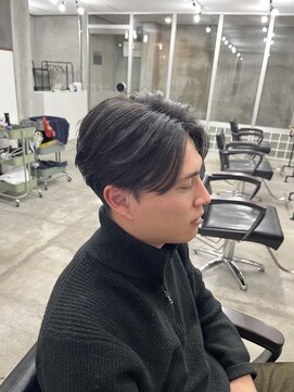 カレント 蕨(THE CURRENT) 毛流れセンターパート