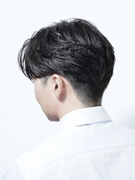 アルファ 新宿(alpha) フェザーパーマ/ブルーブラック/刈り上げセンターパート[新宿]